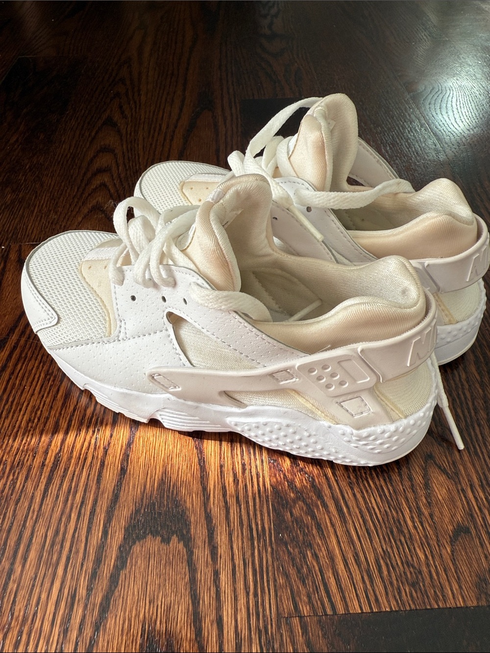 Nike Air Huarache Kids White and Cream Low-Top Sneakers